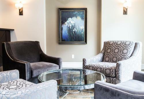 Canterra Suites Hotel
