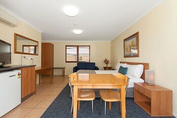 Windmill Motel And Reception Centre