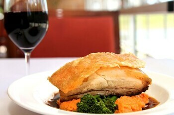 Windmill Motel And Reception Centre