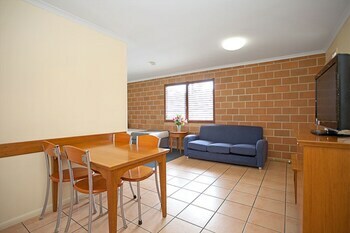 Windmill Motel And Reception Centre