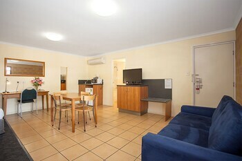 Windmill Motel And Reception Centre