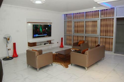 Luxurious And Stunning 3 Bed Apartment