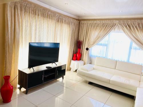 Hostal River Valley Guest House