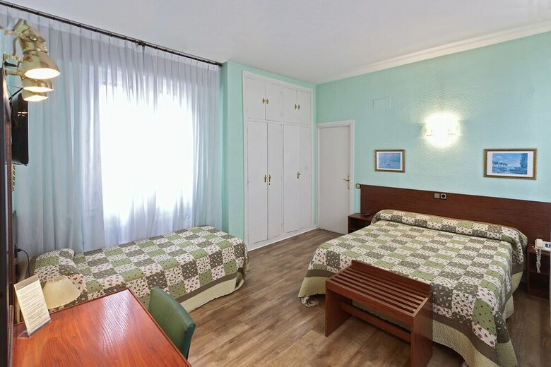 Hostal Bypillow San Mam�s