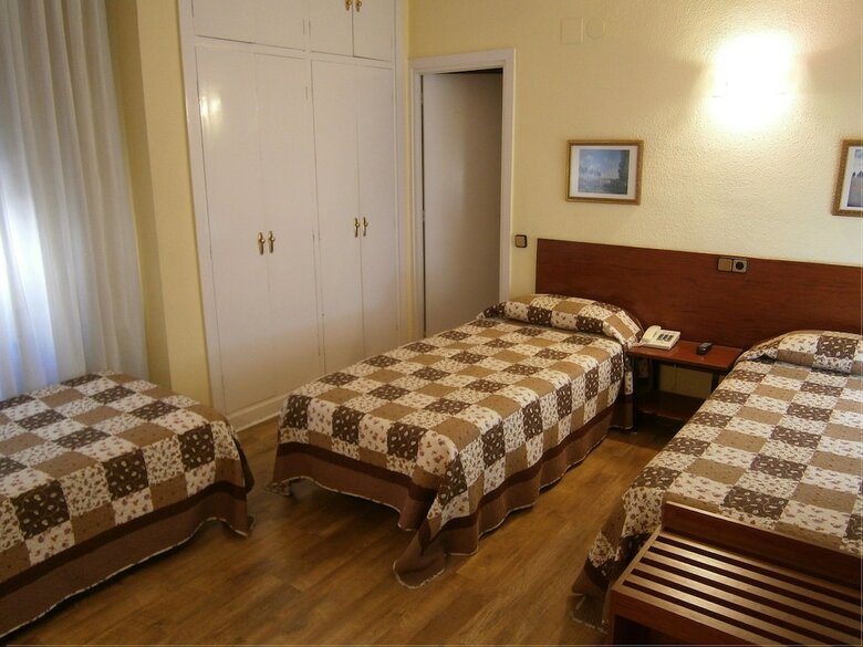 Hostal Bypillow San Mam�s