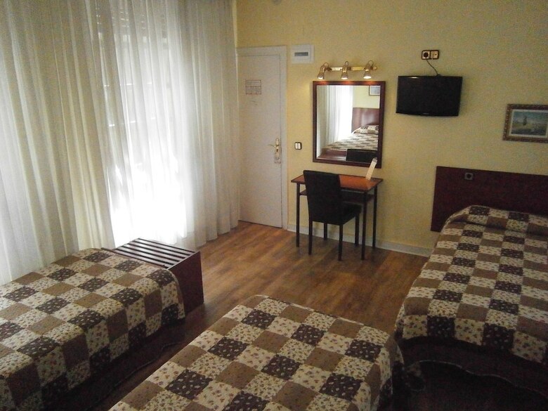 Hostal Bypillow San Mam�s