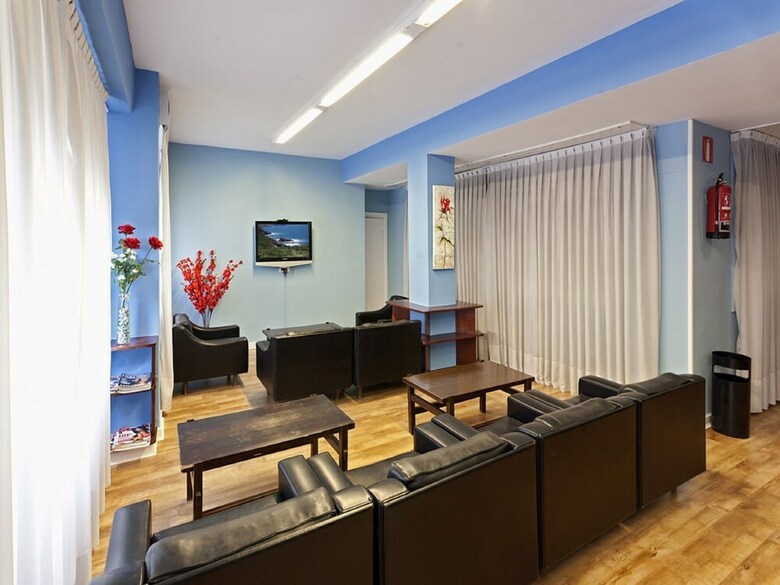Hostal Bypillow San Mam�s
