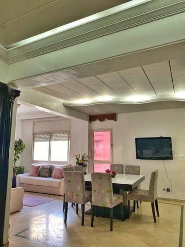 Lovely 3-bedroom Apartment With A Cozy Fireplace!