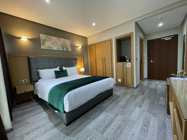 Silver Suites Hotel & Spa