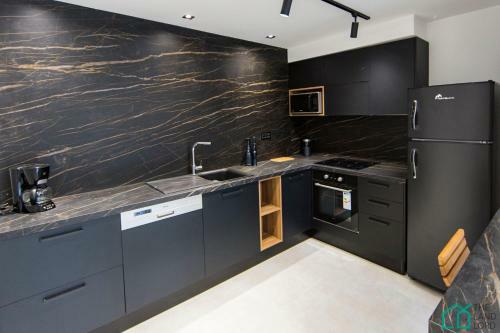 Sunset: Luxury Apartments With Gym In Lac 1