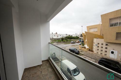 Sunset: Luxury Apartments With Gym In Lac 1