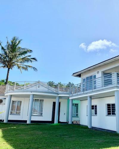 Awesome Sea Views! House Near Zimbali