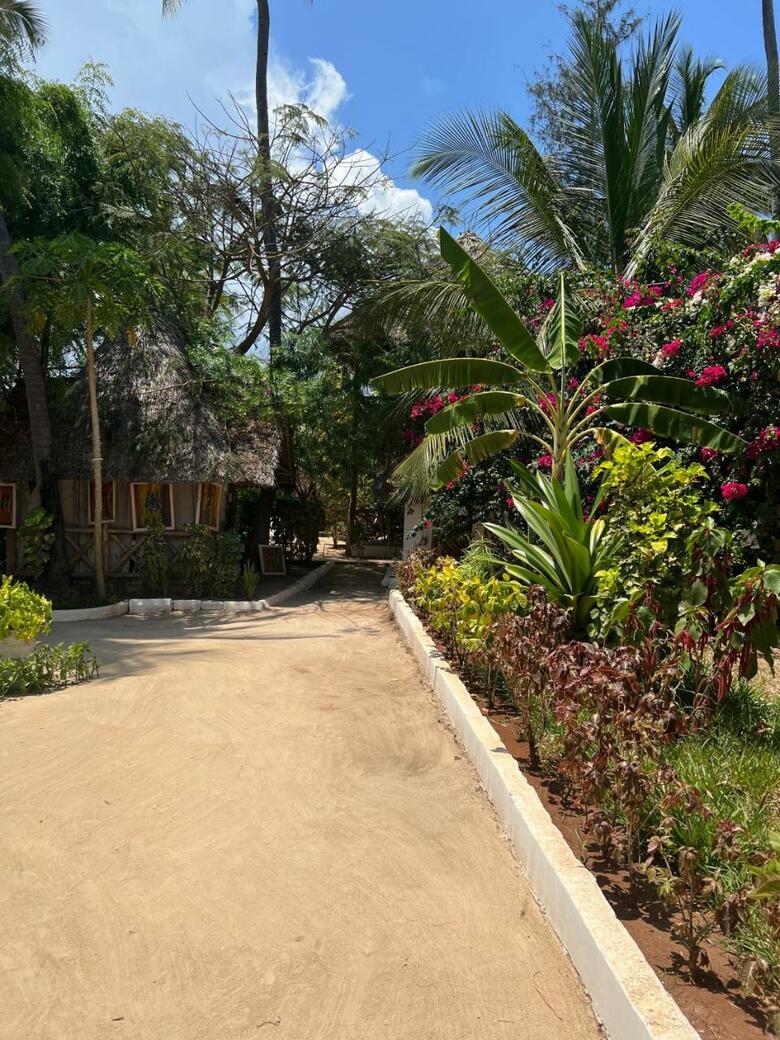Hotel Sky & Sand Zanzibar Beach Resort