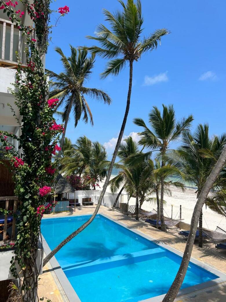 Hotel Sky & Sand Zanzibar Beach Resort