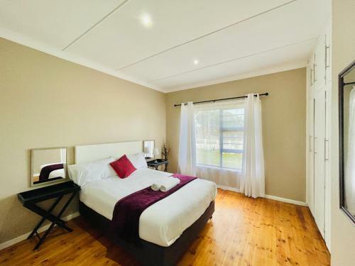 Entire House In Beacon Bay - Golden Location