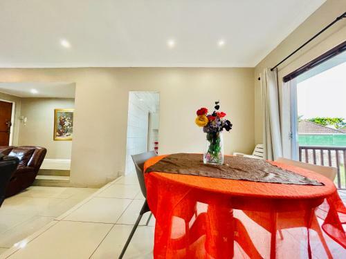 Entire House In Beacon Bay - Golden Location