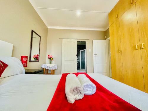 Entire House In Beacon Bay - Golden Location