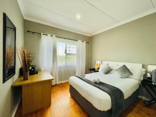 Entire House In Beacon Bay - Golden Location