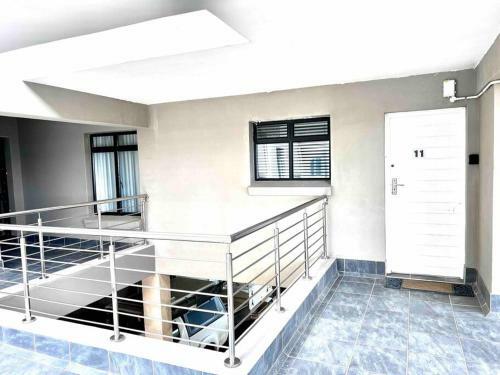 Grace / 2 Bedroom 2 Bathroom Beachfront Apartment