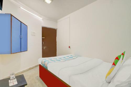 Hostal Oyo Home 68351 Cozy Stay Behala Kolkata