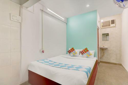 Hostal Oyo Home 68351 Cozy Stay Behala Kolkata