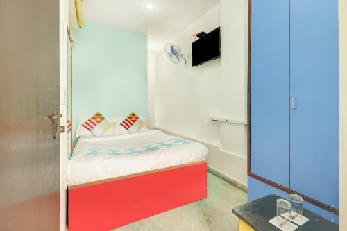 Hostal Oyo Home 68351 Cozy Stay Behala Kolkata