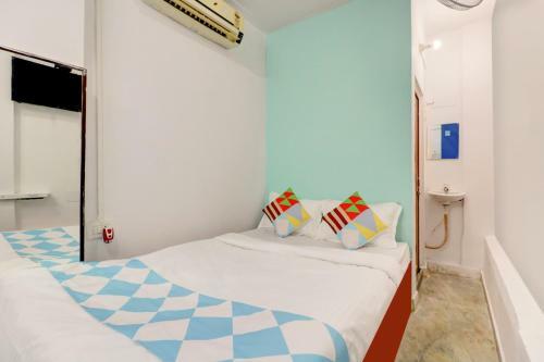 Hostal Oyo Home 68351 Cozy Stay Behala Kolkata