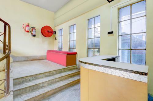 Hostal Oyo Home 68351 Cozy Stay Behala Kolkata