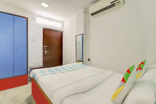 Hostal Oyo Home 68351 Cozy Stay Behala Kolkata