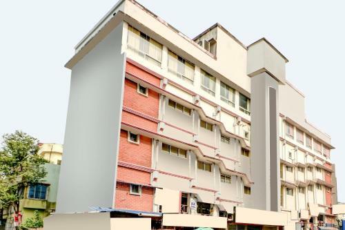 Hostal Oyo Home 68351 Cozy Stay Behala Kolkata