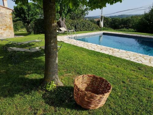 2 Bedrooms House With Shared Pool And Enclosed Garden At Trequanda
