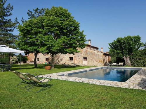 2 Bedrooms House With Shared Pool And Enclosed Garden At Trequanda