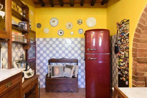 2 Bedrooms House With Shared Pool And Enclosed Garden At Trequanda