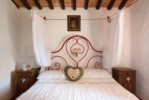 2 Bedrooms House With Shared Pool And Enclosed Garden At Trequanda