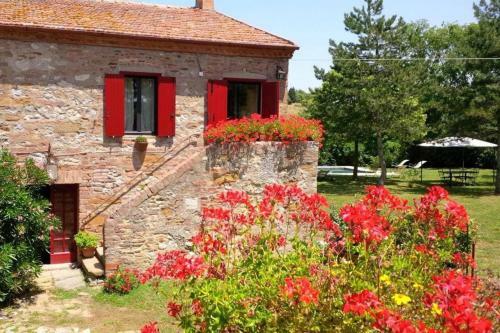 2 Bedrooms House With Shared Pool And Enclosed Garden At Trequanda