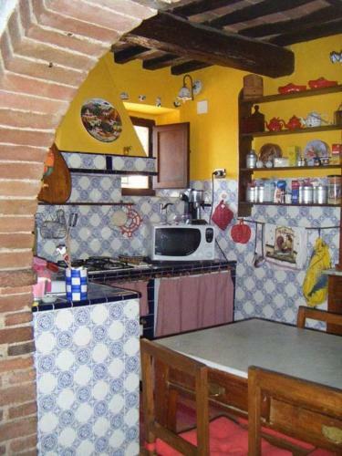 2 Bedrooms House With Shared Pool And Enclosed Garden At Trequanda