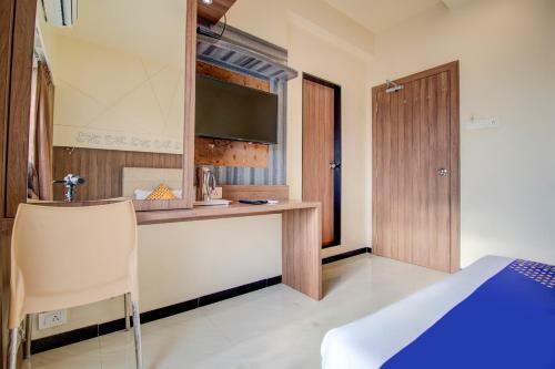 Hotel Spot On 68688 Royal Guest House
