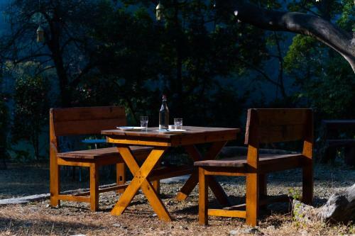 The Camphor Tree Lakefront Jungle Lodge By Earthaa Escapes