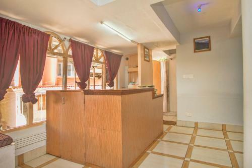 Hotel Oyo 65173 Nourpem Residency