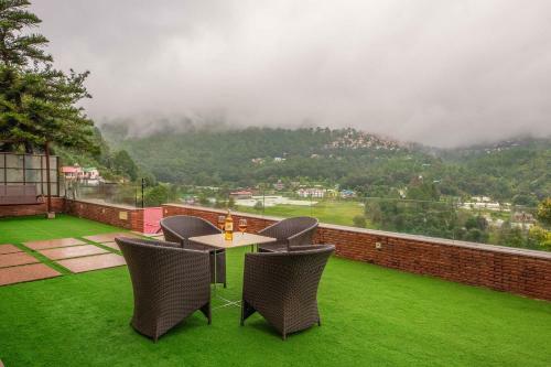 Villa Stayvista At Oberoi's Chalet