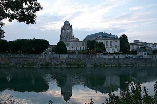 Bed & Breakfast Chambres D'h�tes Bleynie-ruine de Rome