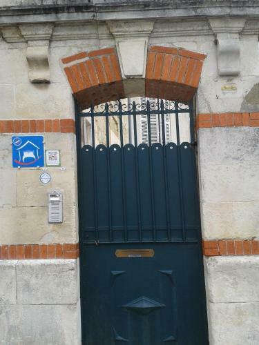 Bed & Breakfast Chambres D'h�tes Bleynie-ruine de Rome