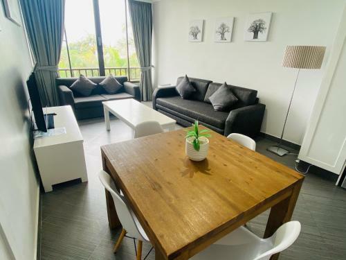 Breakers Resort Apartments