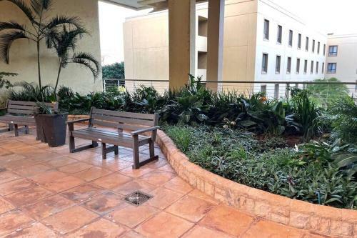 Modern Apartment In Bustling Umhlanga - Sleeps 4