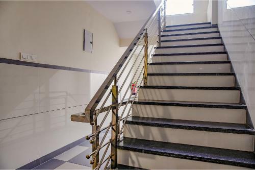 Hotel Fabexpress Raj Regent