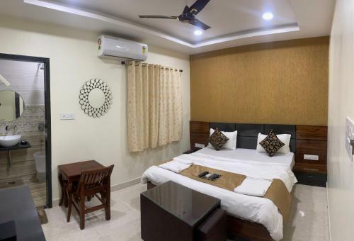 Hotel Golden Bliss