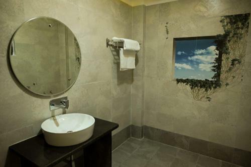 Hotel Golden Bliss