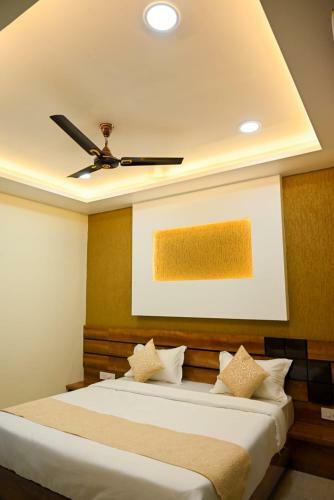 Hotel Golden Bliss