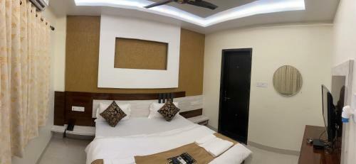 Hotel Golden Bliss