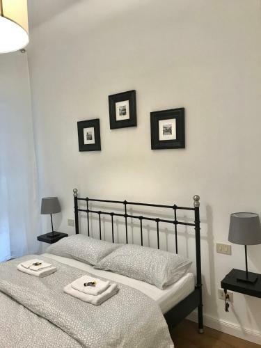 Bed & Breakfast La Camera In Centro ( 1 Minute From Piazza Unita)